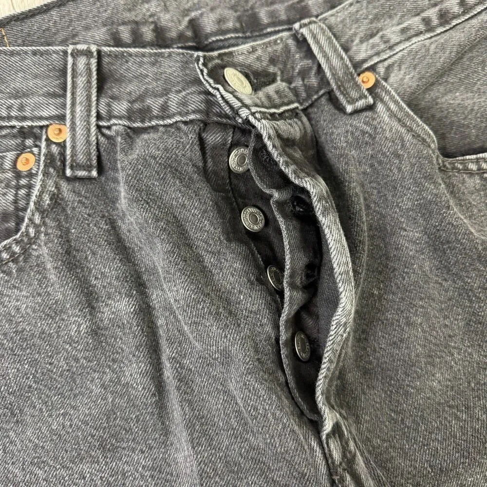 Levis Jeans Mens 33x32 Black 501 Straight Button Fly Western Distressed Denim N - Picture 7 of 13